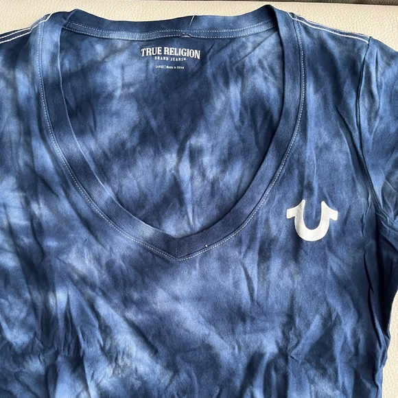 NWT -True Religion Women’s Buddha Foil Back Big V Neck Short Sleeve Tee - Size L - Picture 5 of 9